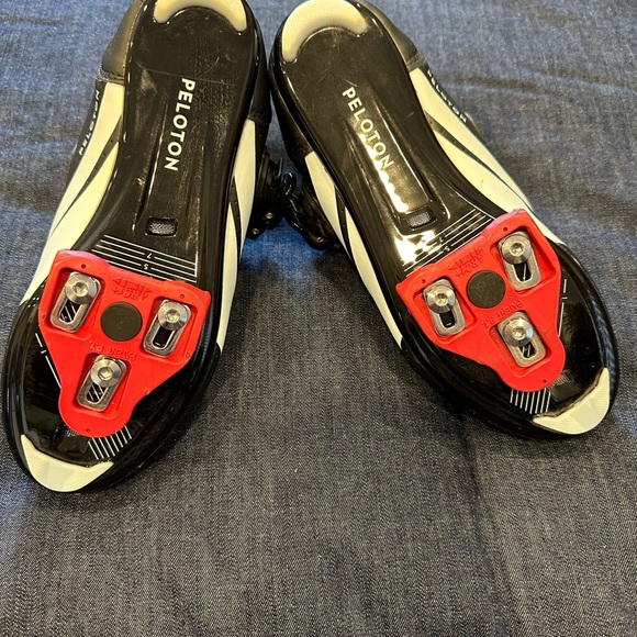 Peloton cycling shoes - Picture 4 of 5